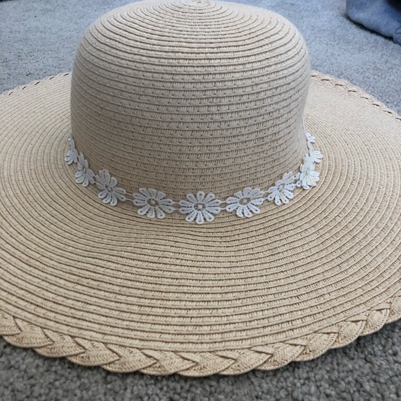 Nicole Marciano Floral Straw Hat - Picture 2 of 3